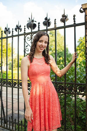 Sarah-Grad-24