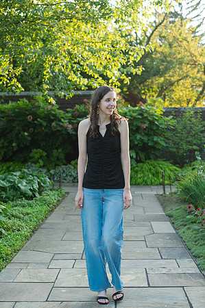 Sarah-Grad-56