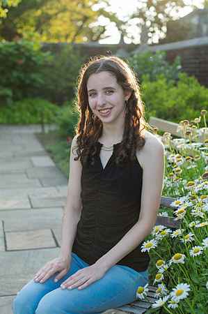 Sarah-Grad-59