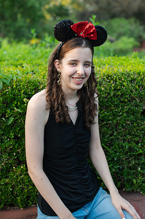 Sarah-Grad-80