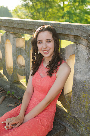 Sarah-Grad-29