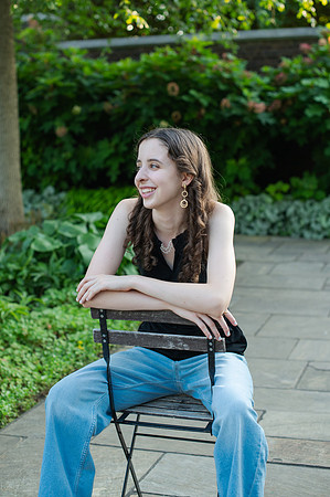 Sarah-Grad-61