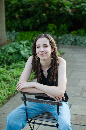 Sarah-Grad-62