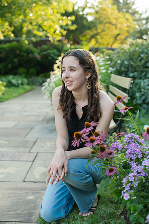 Sarah-Grad-52