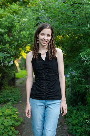 Sarah-Grad-76