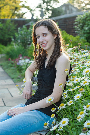 Sarah-Grad-60