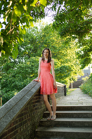 Sarah-Grad-48