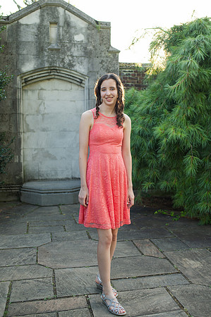 Sarah-Grad-38