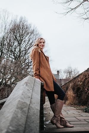 Claire-64