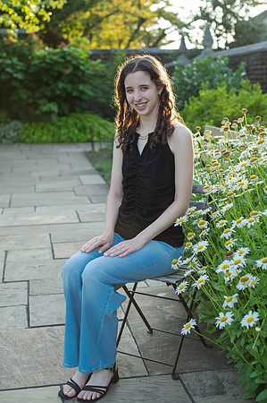 Sarah-Grad-58