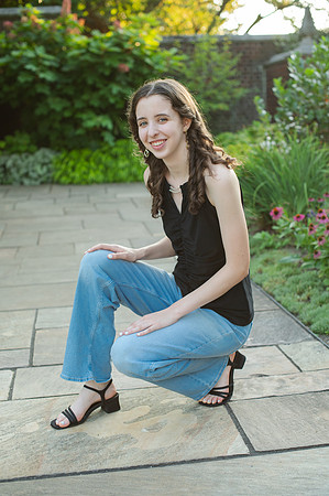 Sarah-Grad-53