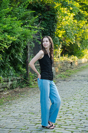 Sarah-Grad-70