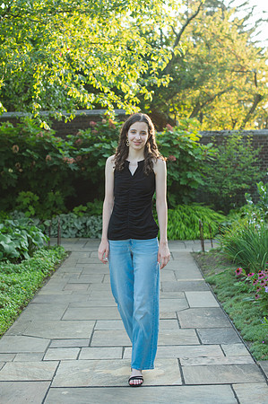 Sarah-Grad-55