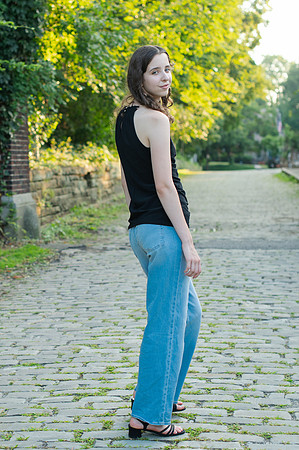 Sarah-Grad-68