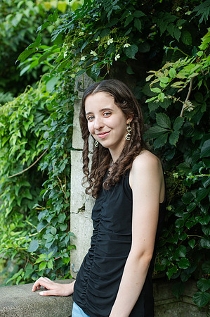Sarah-Grad-67