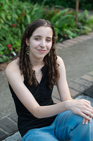 Sarah-Grad-79