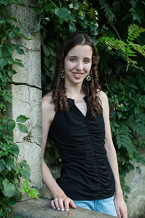 Sarah-Grad-65