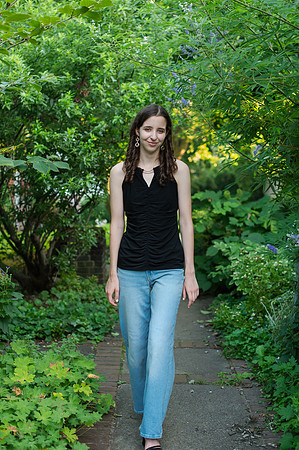 Sarah-Grad-74