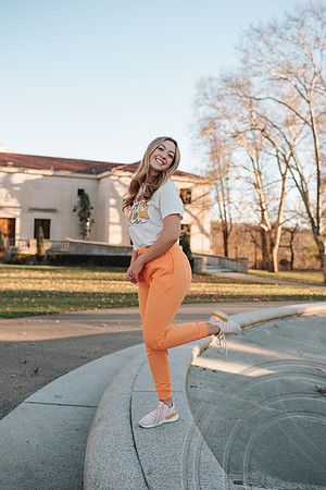 chloek-103